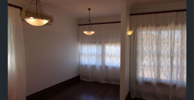Renovated Home in Indooroopilly - Photo 1