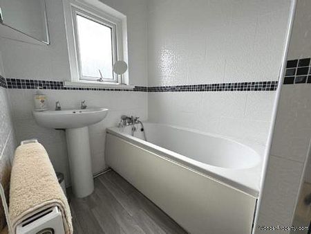 3 bedroom property to rent in Blackpool - Photo 4