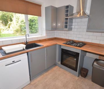 6 bedroom detached house to rent - Photo 4