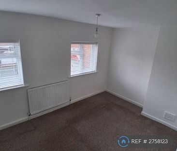 2 bedroom end of terrace house to rent - Photo 2