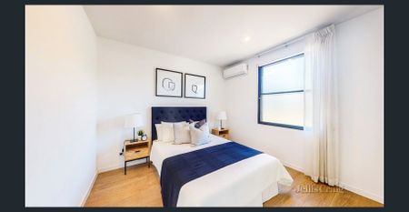 Three Bedroom Townhouse in the Heart of Toorak - Photo 4