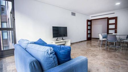 4 room luxury Flat for rent in Valencia - Photo 5