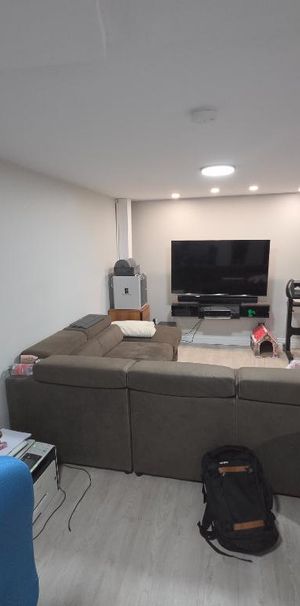 MAison à Louer - Photo 1