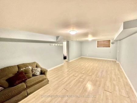 Property For Lease | N9237333 - Photo 3