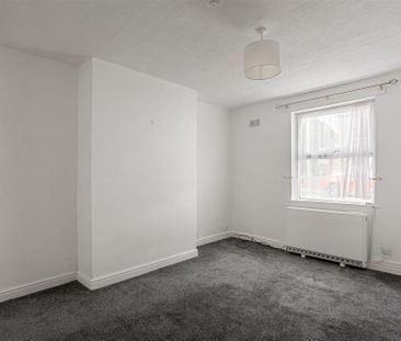 1 bedroom ground floor flat to rent - Photo 1