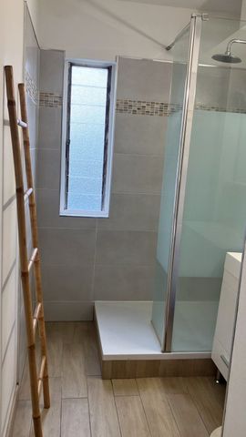 Location Appartement 3 pièces 63m² ST DENIS 97400 - Photo 2