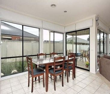 6 Latrobe Avenue Pakenham VIC - Photo 4