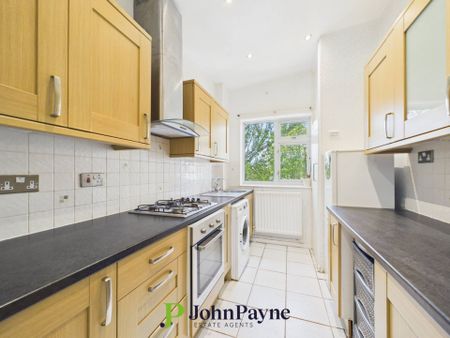Charminster Drive, Styvechale, Coventry, CV3 5AA - Photo 2
