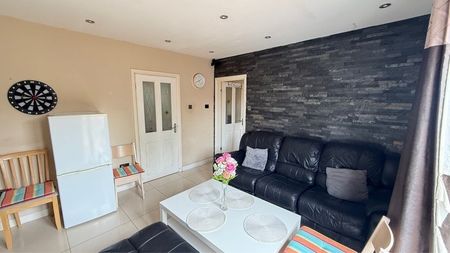 Room in a Shared House, Charles Crescent, HA1 - Photo 2