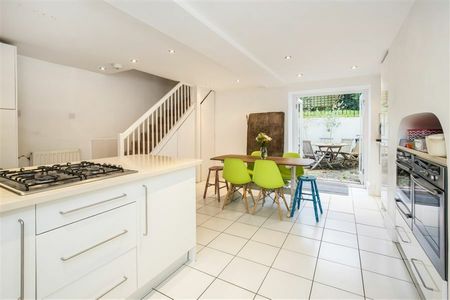 3 Bedroom House To Let - Photo 4