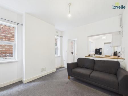 2 bedroom End of terrace house To Let - Photo 4