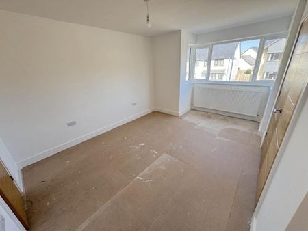 5 bedroom detached house to rent - Photo 3