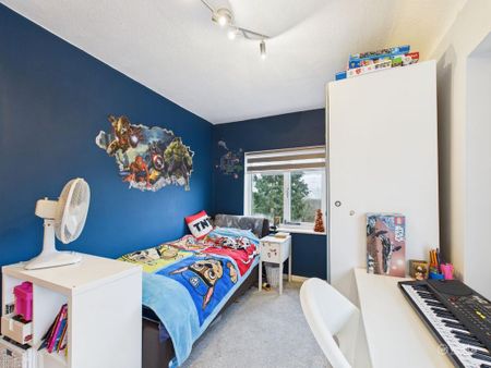 3 bedroom end of terrace house to rent - Photo 5