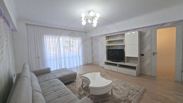 Inchiriere apartament 3 camere centru Ultramodern-Bloc nou - Fotografie 1