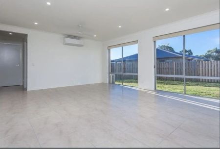Spacious & Modern Living Home in Sought After Mango Hill! - Photo 3