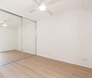 Newly Renovated 1 Bedroom Unit With Study - Photo 5