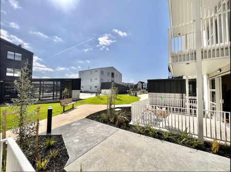 3/6 Glidepath Road Hobsonville - Photo 3