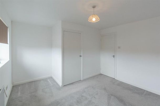2 bedroom end of terrace house to rent - Photo 1