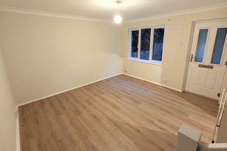 Overthorpe Close, Woking - 1 bedroomProperty for lettings - Seymours - Photo 5