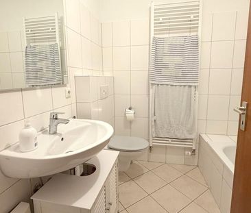 Gepflegte 1-Zimmer-Hochparterrewohnung mit Balkon und Keller in dir... - Photo 2