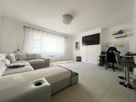 Christchurch Road, Bournemouth - Photo 2
