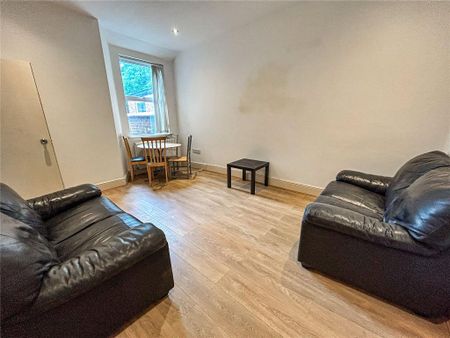3 bedroom terraced house to rent - Photo 2
