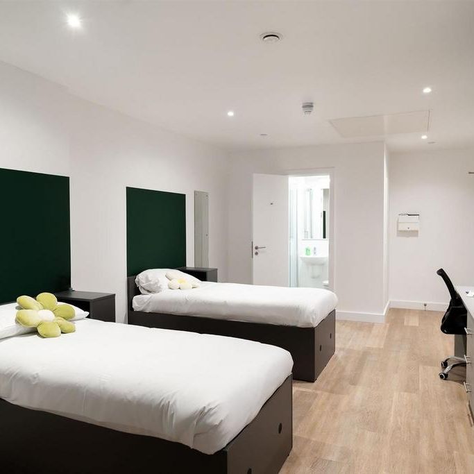 Studio to rent - Photo 1