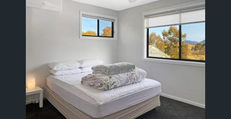 New Lakeside Home with Stunning Views. - Photo 5