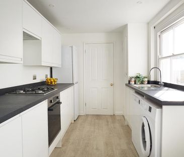 3 bedroom terraced house to rent - Photo 1