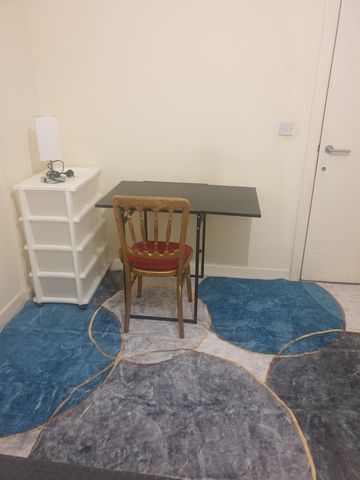 Room in a Shared Flat, Royal Road, SE17 - Photo 2