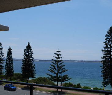 Stunning 2-Bedroom Apartment with Breathtaking Views across from Br... - Photo 3