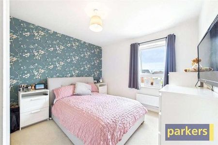 Bolton Drive, Shinfield, Reading, Berkshire, RG2 - Photo 3