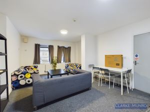 Borough Road, Middlesbrough - Photo 2