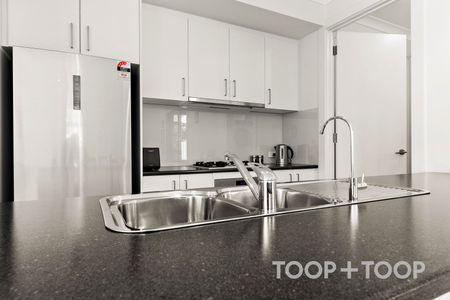 Modern Family Living with Unbeatable Convenience - Photo 3