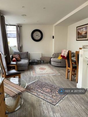 4 bedroom terraced house to rent - Photo 1