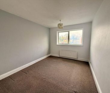 2 bedroom maisonette to rent - Photo 2