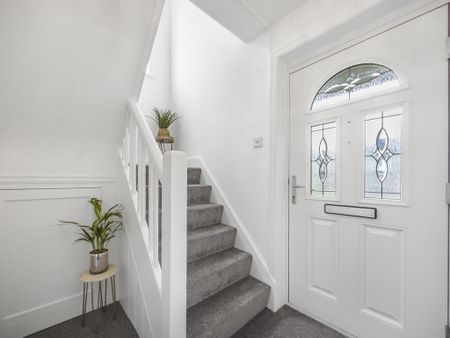 4 bedroom semi-detached house to rent - Photo 5