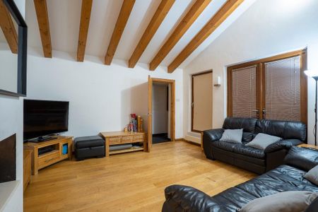 3 bedroom semi-detached house to rent - Photo 3