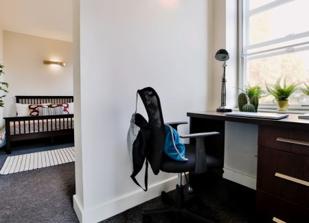 Classic 1-Bed Apartment - Photo 3
