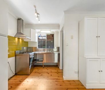 Low maintenance living in popular locale - Photo 5