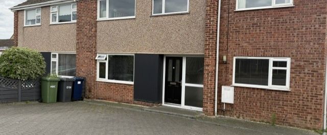 Lansdowne Road, Yaxley - Photo 1