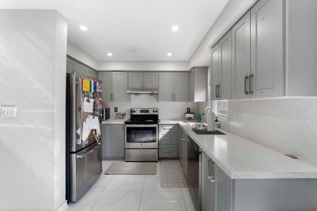 For Lease - 45 Alexis Way, Whitby, Ontario - Photo 2