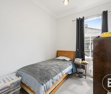 SPECTACULAR CALIFORNIAN BUNGALOW - Photo 2