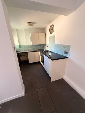 2 Bed Terraced House, Briardale Road, CH44 - Photo 4