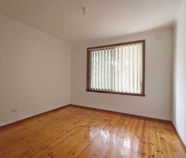 Freshly painted unit in central location - Photo 3