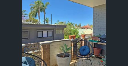 Spacious and sun filled apartment in a family friendly complex - Photo 5