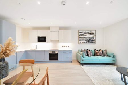 The Oakgate, KT22 7RZ, Surrey - Photo 4