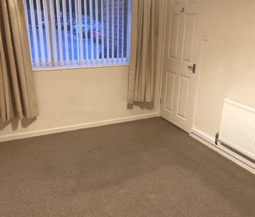 2 bedroom semi-detached bungalow to rent - Photo 4