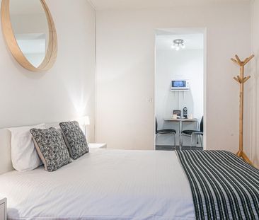 Modern furnished studio near the Lausanne train station - Rue du Si... - Photo 2