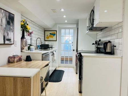 For Lease - 12 KIMBERLEY Avenue Unit# UNIT B, Toronto, Ontario - Photo 5